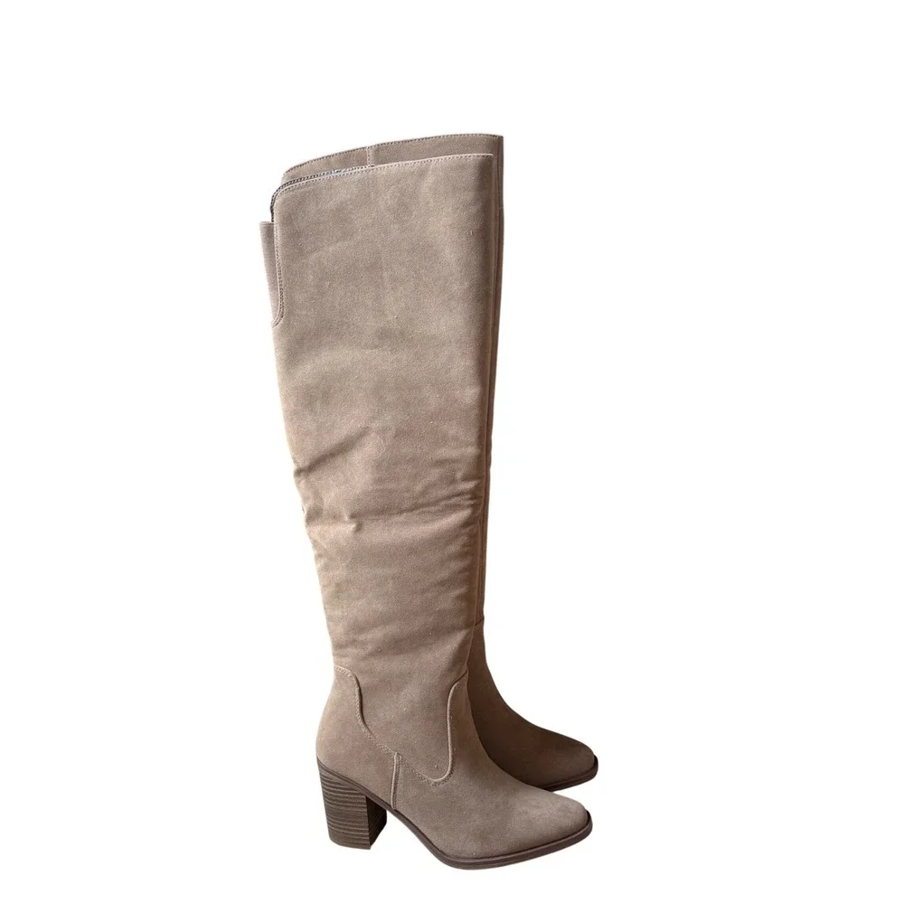 Universal Thread May Tan Faux Suede Tall Block Heel Boots‎ Size 8.NWT